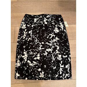 Black & White Floral Pencil Skirt By Talbots Size 8 Cotton & Spandex Stretchy Fi
